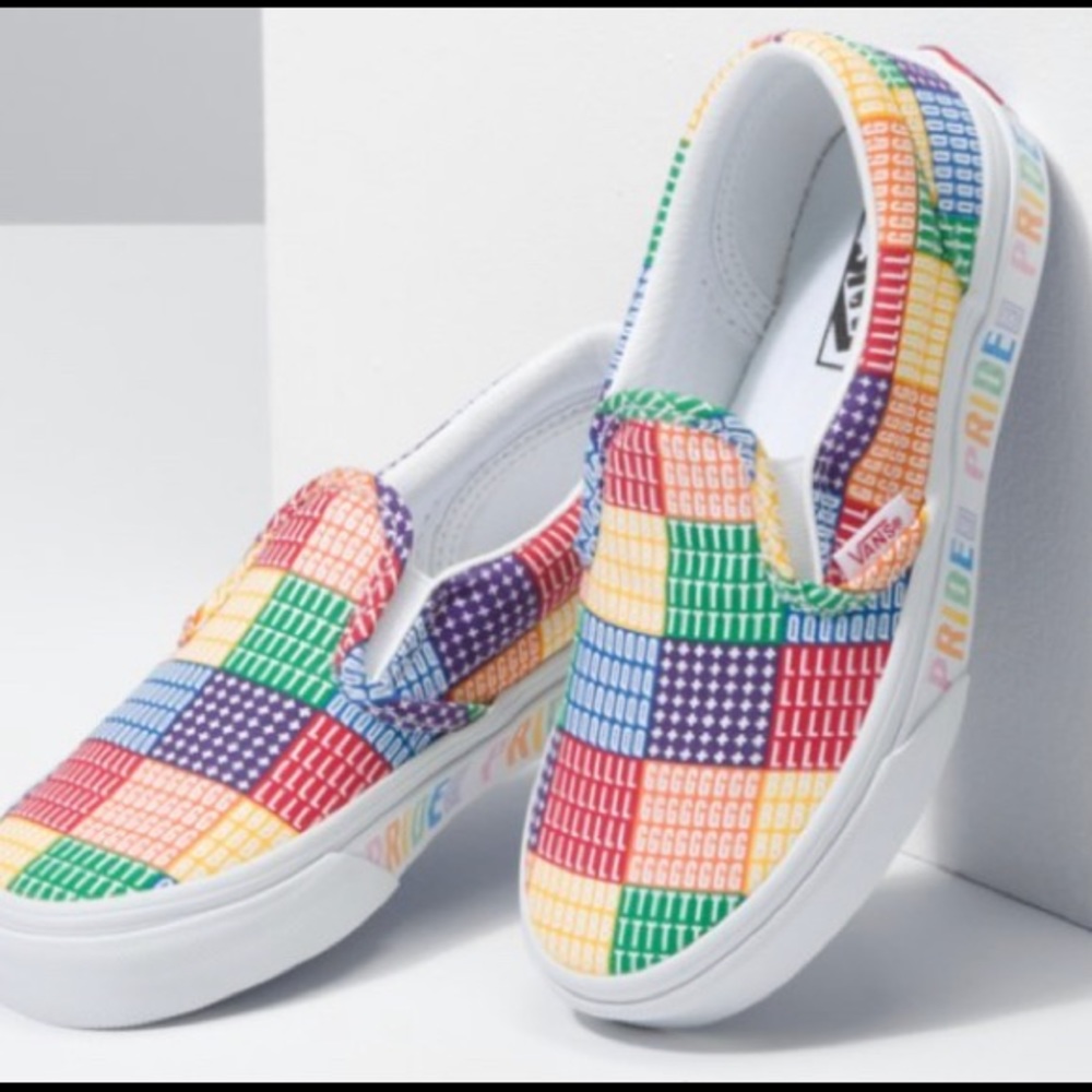 Vans LGBTQ Rainbow Slip Ons NEW
Women size: 8, Men size: 6.5
